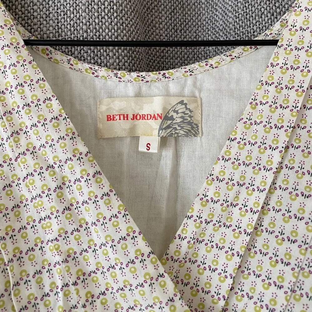 Vintage 1980s Beth Jordan White Floral Belted Pleated Dress - Picture 8 of 11